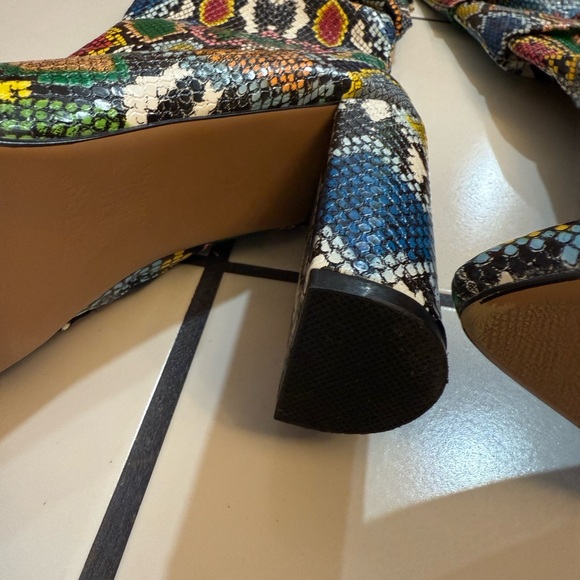 We the Kiss Multicolor Snakeskin Bright Heeled Boots Sz 8 - Picture 3 of 5